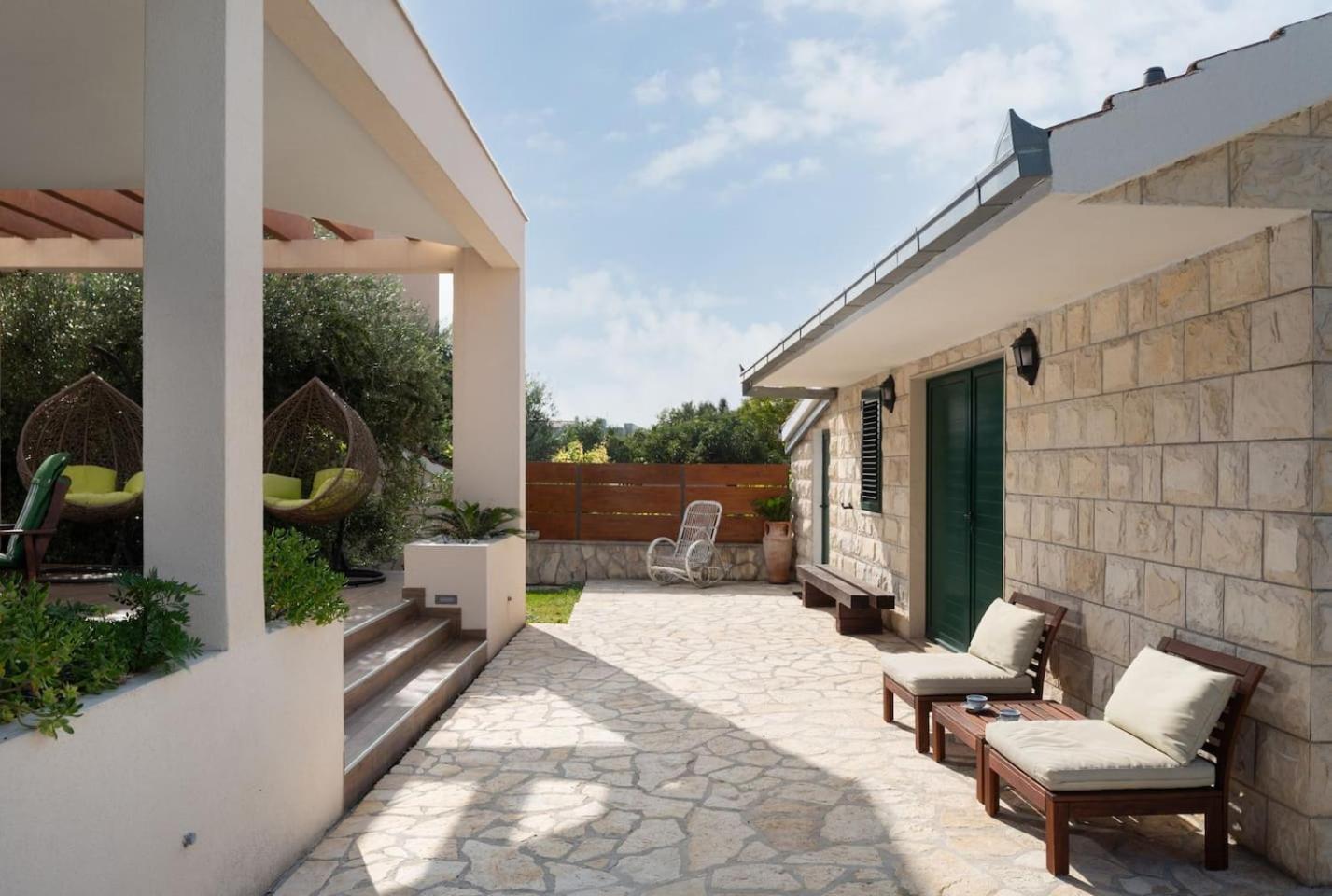 Relax Villa Tanasia With A Pool Near Split Kaštela Buitenkant foto