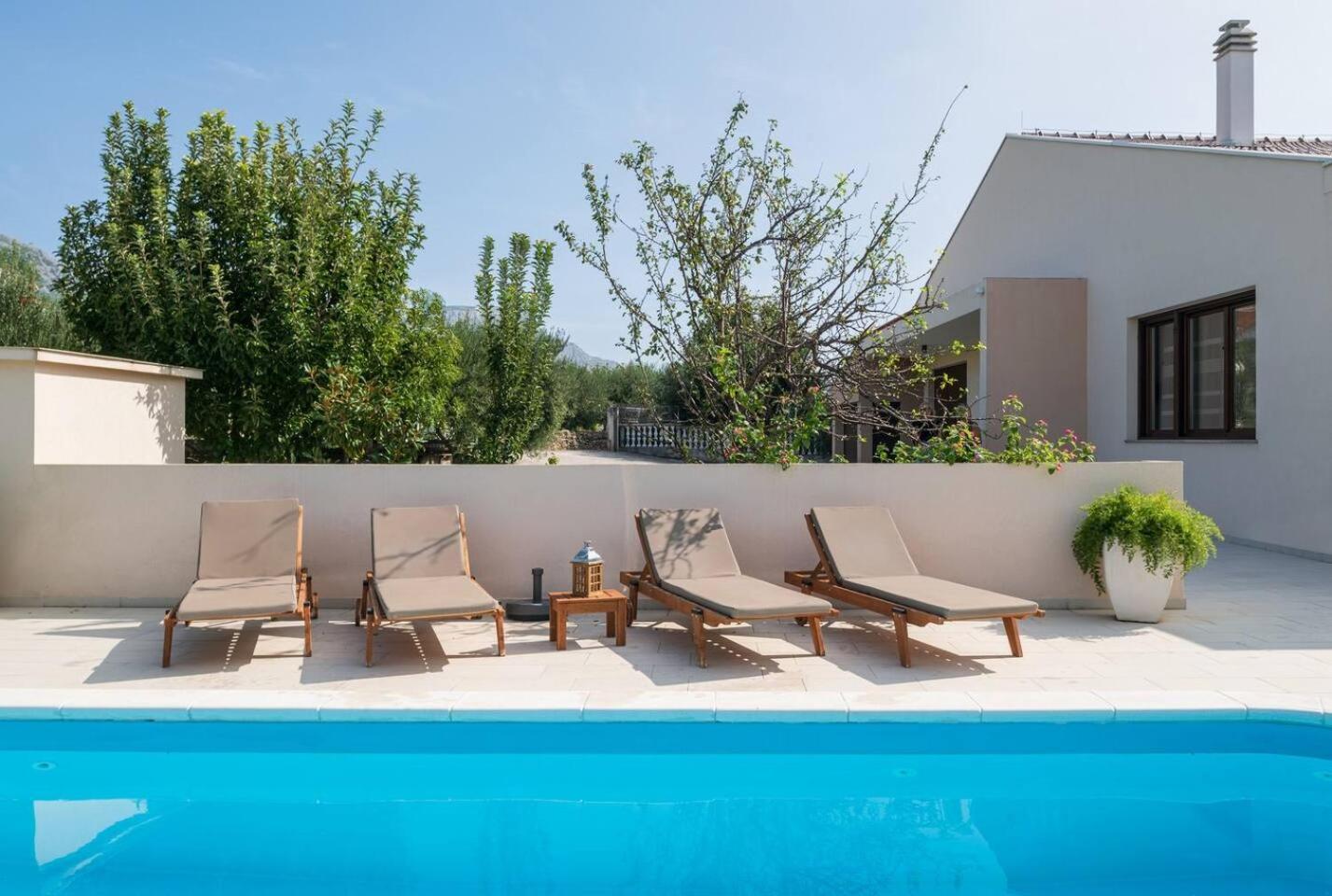 Relax Villa Tanasia With A Pool Near Split Kaštela Buitenkant foto